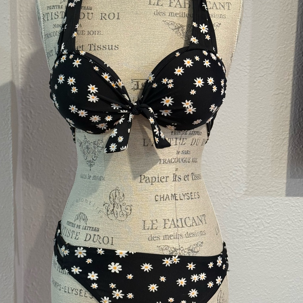 California Waves Black and White Daisy Bikini